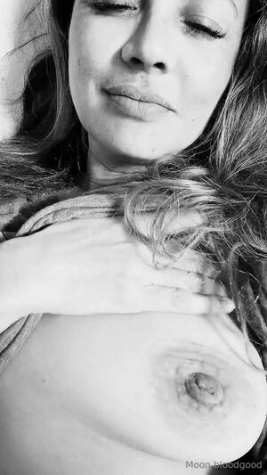 Sex Videos of Moon Bloodgood – Free Download Leaked Videos, Onlyfans Porn, Sextape, Nude Leaks